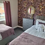 Сasa de vacaciones Fieldside House Beautiful Sleeps 6 House With Decked Garden *