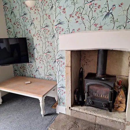 Fieldside House Beautiful Sleeps 6 House With Decked Garden