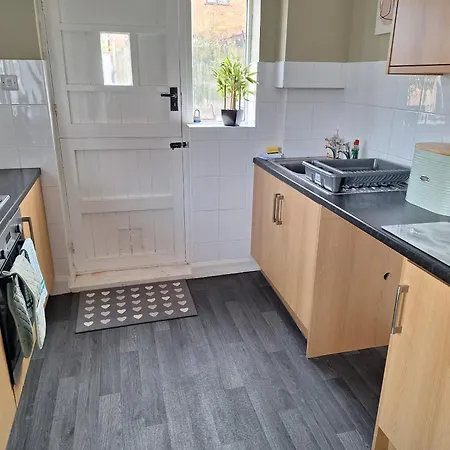 Fieldside House Beautiful Sleeps 6 House With Decked Garden
