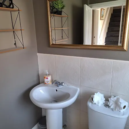 Fieldside House Beautiful Sleeps 6 House With Decked Garden
