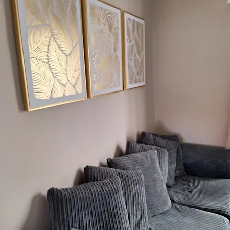 בית נופש Fieldside House Beautiful Sleeps 6 House With Decked Garden