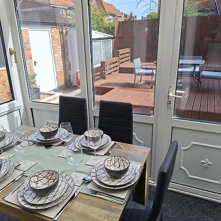 Fieldside House Beautiful Sleeps 6 House With Decked Garden