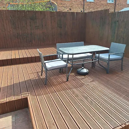 Fieldside House Beautiful Sleeps 6 House With Decked Garden *