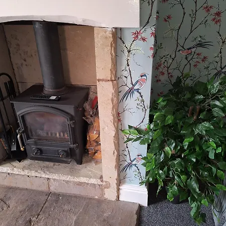 בית נופש Fieldside House Beautiful Sleeps 6 House With Decked Garden