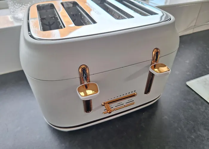 Fieldside House Beautiful Sleeps 6 House With Decked Garden בית נופש