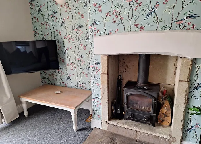 Fieldside House Beautiful Sleeps 6 House With Decked Garden