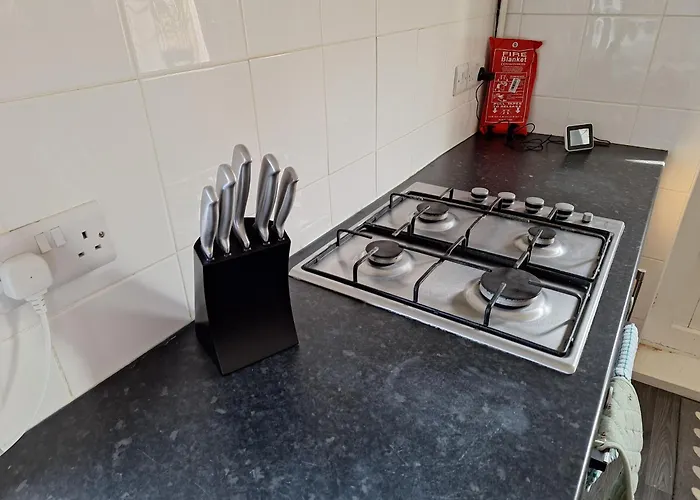 Fieldside House Beautiful Sleeps 6 House With Decked Garden בית נופש