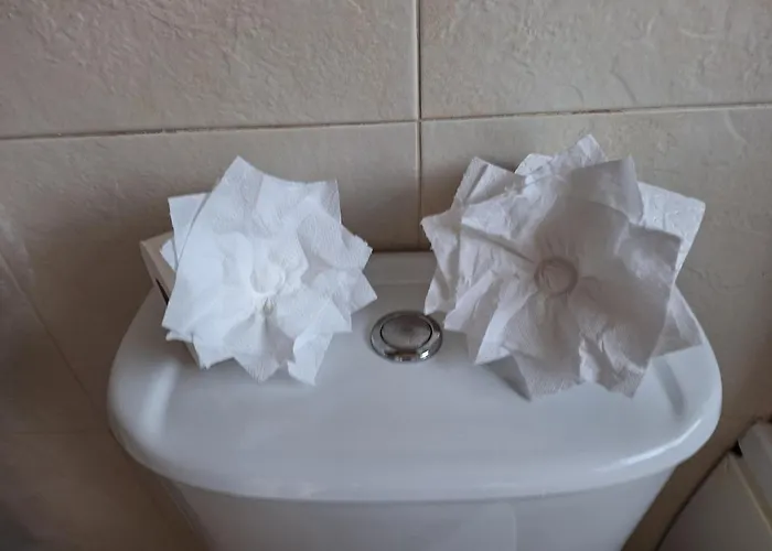 Fieldside House Beautiful Sleeps 6 House With Decked Garden בית נופש *