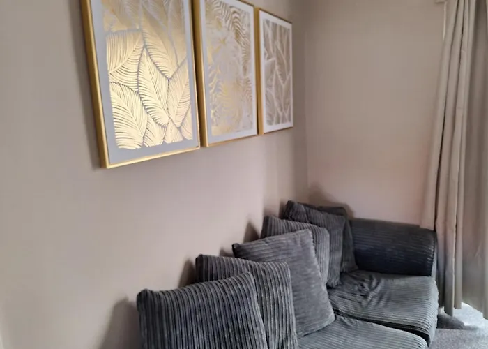 בית נופש Fieldside House Beautiful Sleeps 6 House With Decked Garden