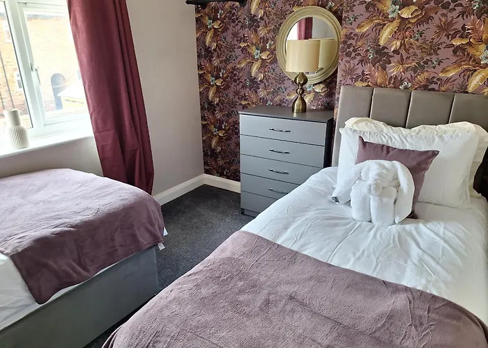 Fieldside House Beautiful Sleeps 6 House With Decked Garden *