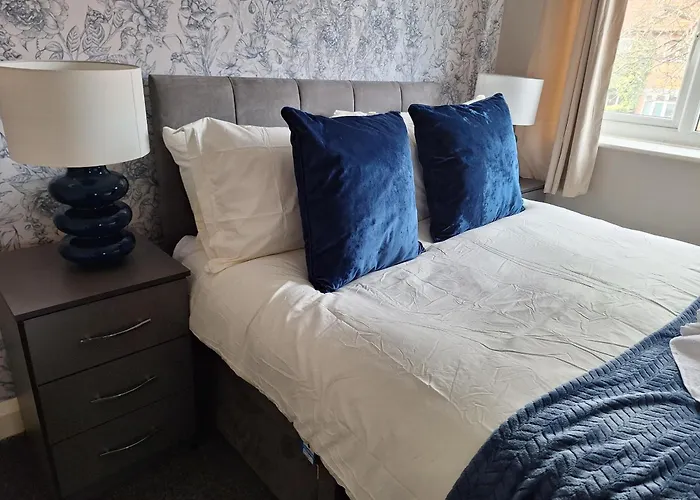 Fieldside House Beautiful Sleeps 6 House With Decked Garden בית נופש *