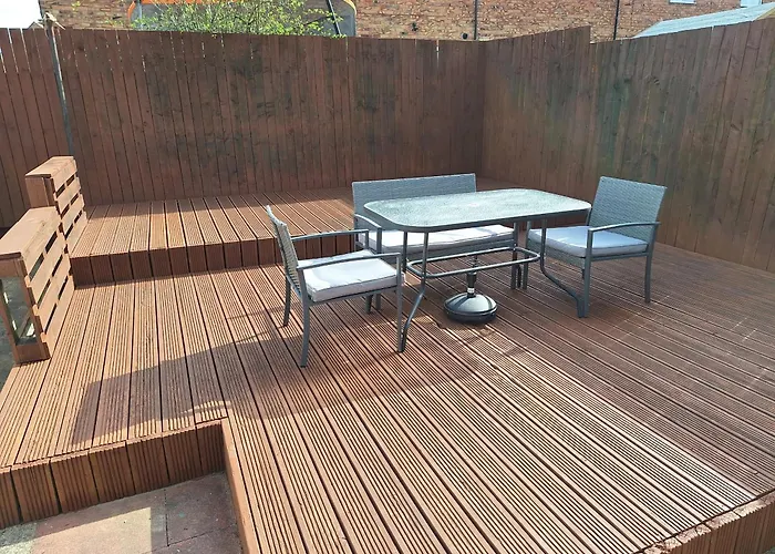 Fieldside House Beautiful Sleeps 6 House With Decked Garden *