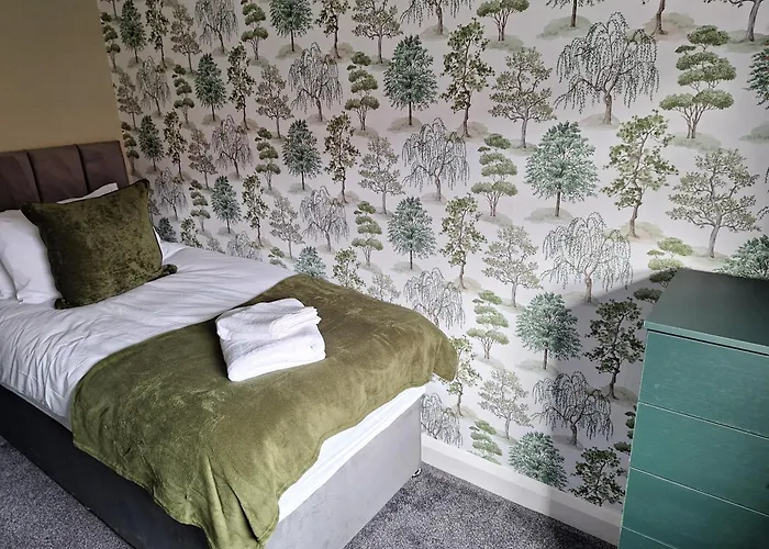 Дом отдыха Fieldside House Beautiful Sleeps 6 House With Decked Garden *