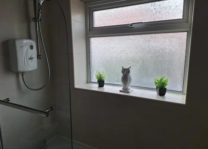 Дом отдыха Fieldside House Beautiful Sleeps 6 House With Decked Garden Скарборо