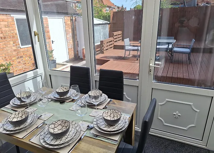 Fieldside House Beautiful Sleeps 6 House With Decked Garden